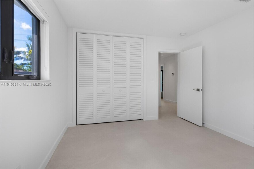 Building Photo - 8000 SW 139th Ter