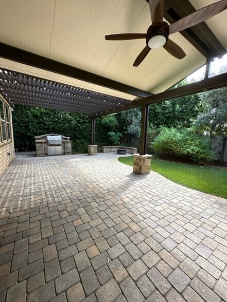 patio - 17032 Cantlay St