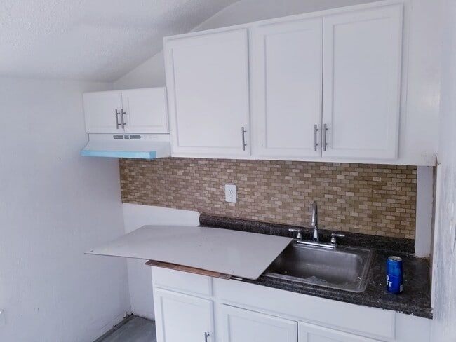 Building Photo - 549 Mulberry St