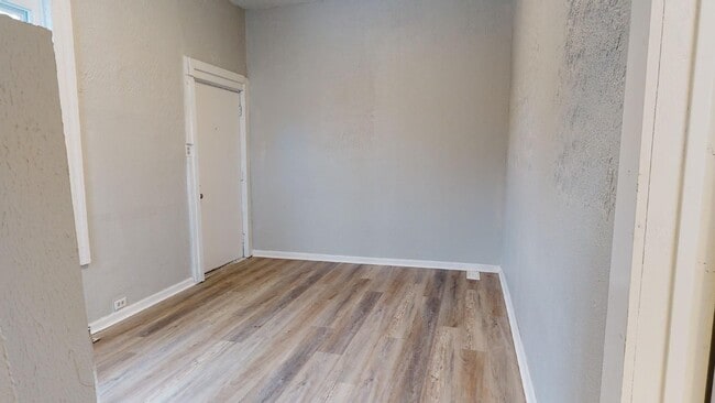 Building Photo - 3344 Seymour Ave