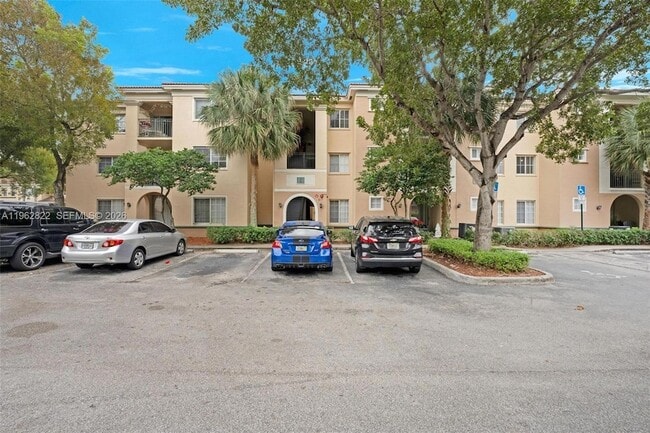 Building Photo - 2586 Centergate Dr