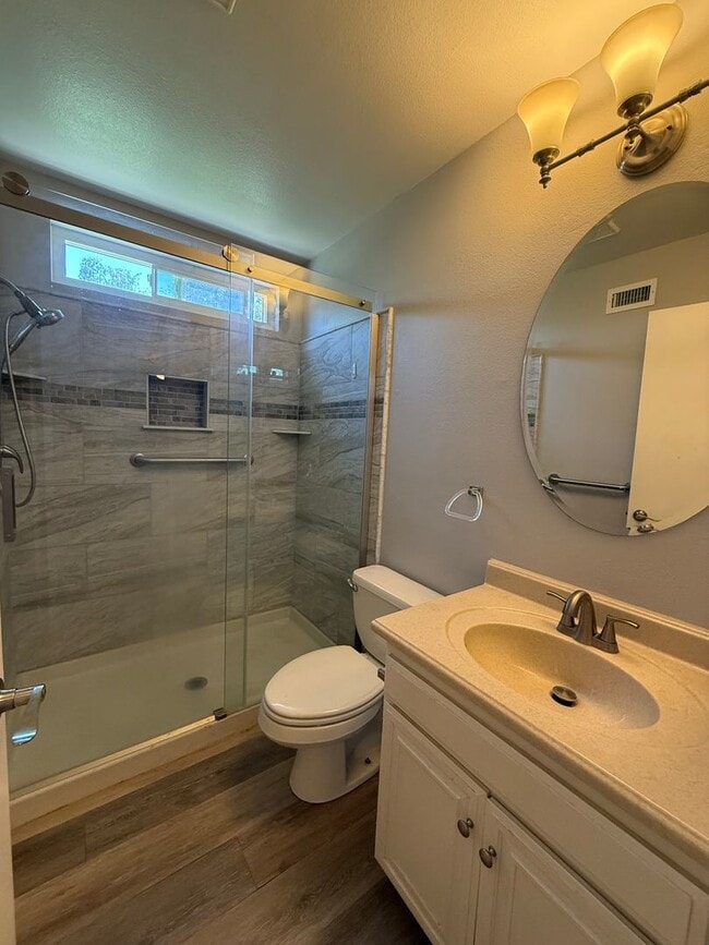 Building Photo - 2 Bed / 2 Bath - Capri is Ready for You