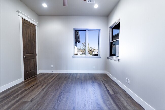 Building Photo - Stunning 3 Bed, 2.5 Bath Prescott Home wit...