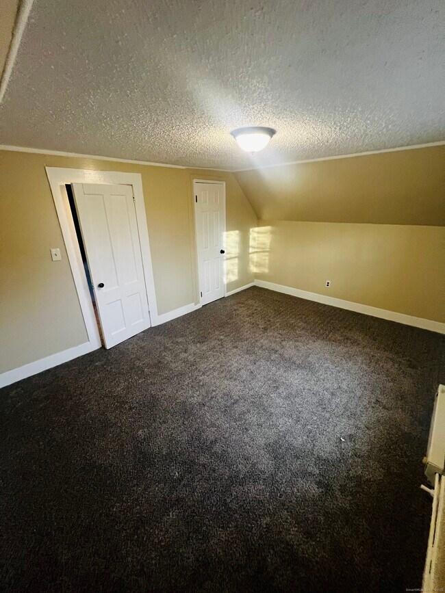 Building Photo - 20 Lee Ave