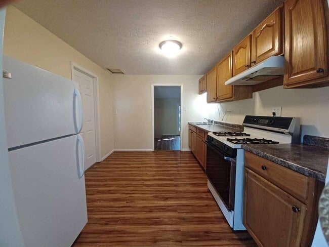 Building Photo - 2 bedroom house for rent