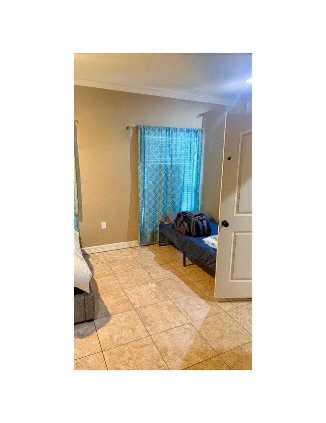 Building Photo - 2433 Duncan Dr