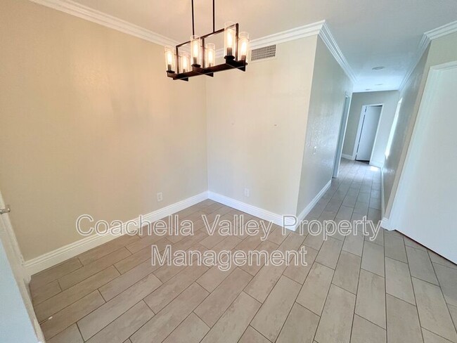 Building Photo - 41469 Woodhaven Dr W