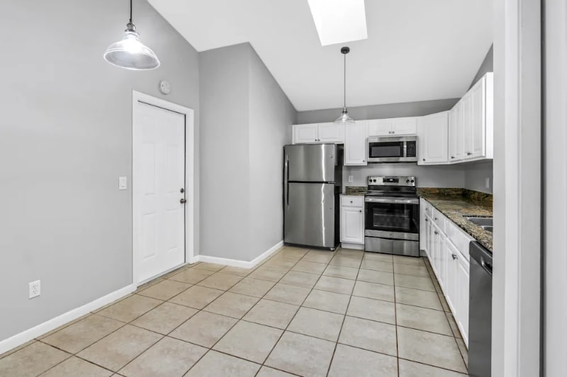 Building Photo - 11204 Shadybrook Dr