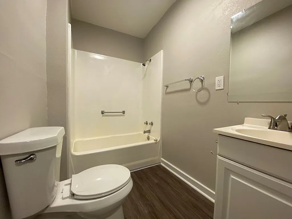 Building Photo - 1000 3rd Ave