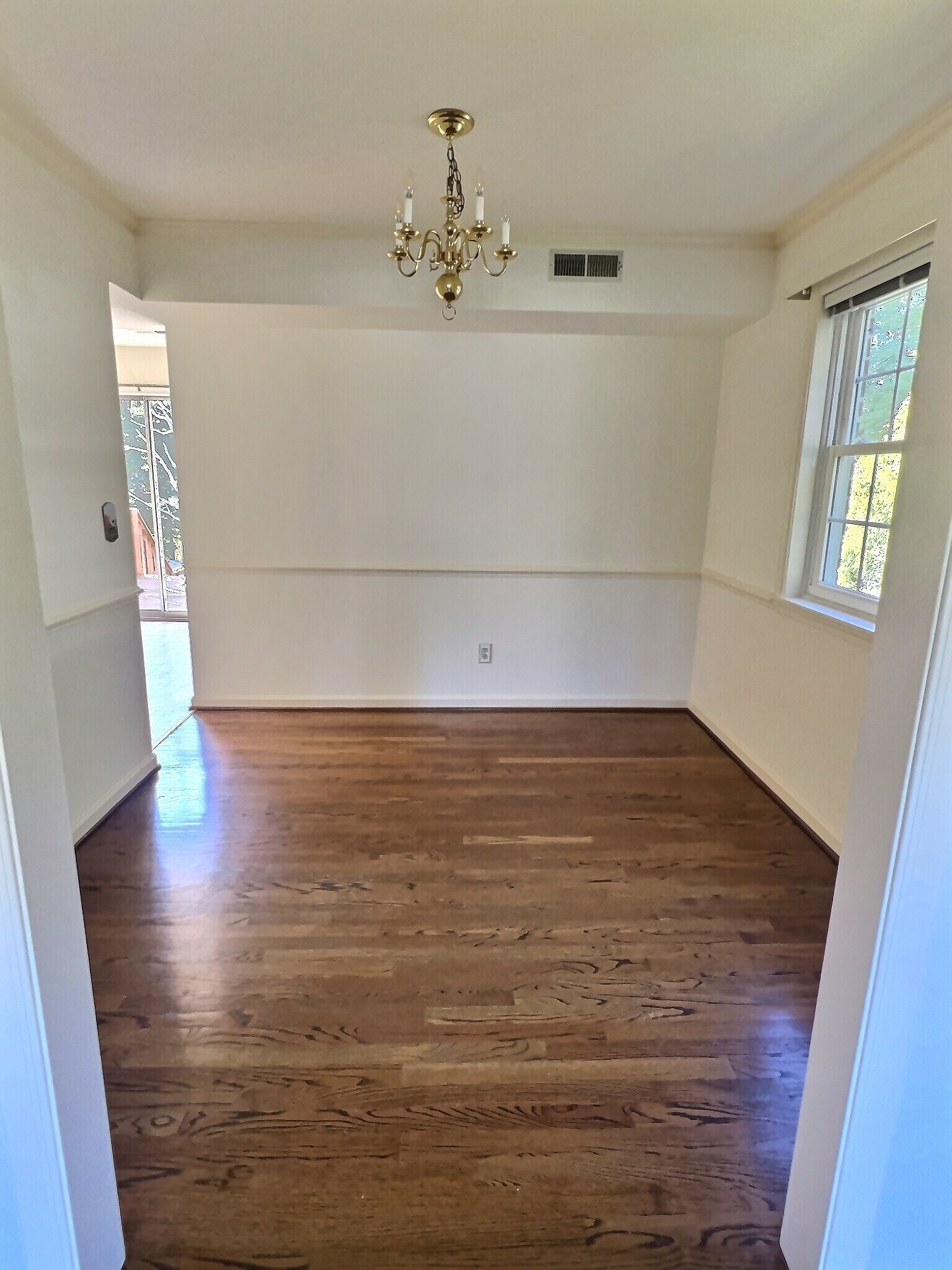 Dining room adjoins kitchen & eat in dining area - 69 Court Pl