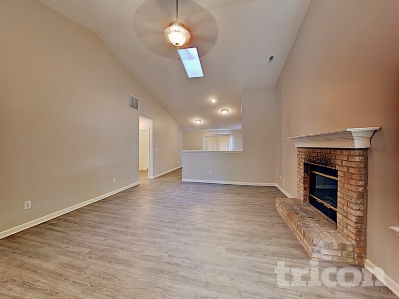 Building Photo - 512 Polaris Dr