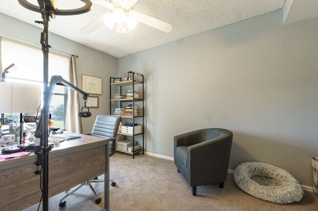 Building Photo - Briargate home on Chancellor for rent!