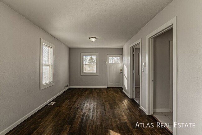 Building Photo - 398 S Raleigh St