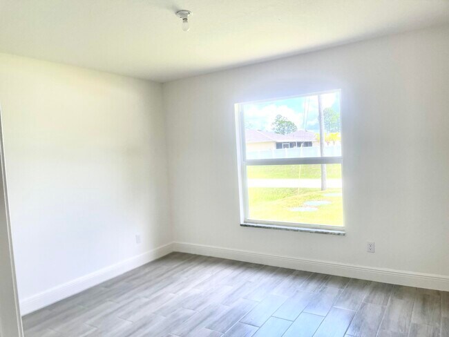 Building Photo - 1260 Larkspur St SE