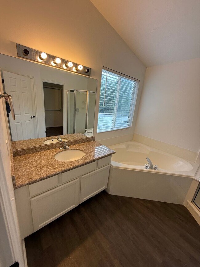 Building Photo - Coming soon 4 Bed/ 3 Bathroom house in Wes...