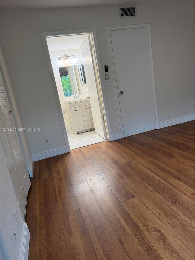 Building Photo - 1551 SW 135th Terrace