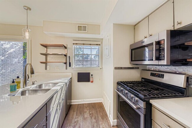 Building Photo - 7801 Shoal Creek Blvd