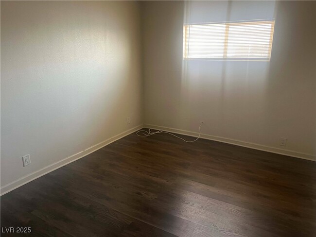 Primary Photo - 2524 N McCarran St