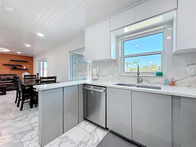 Building Photo - 10709 Donbrese Ave