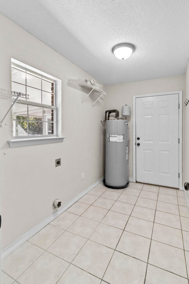 Building Photo - 8103 Menorca St
