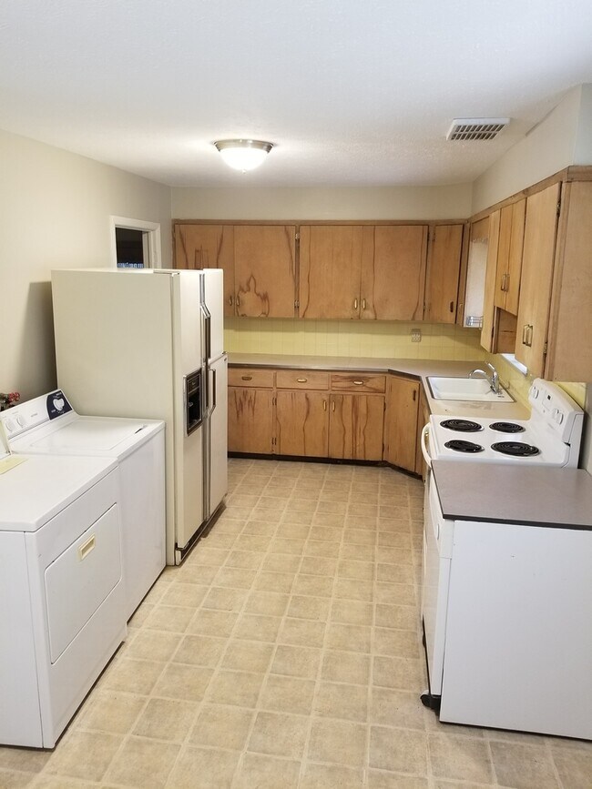 Building Photo - 1836 Todd Rd