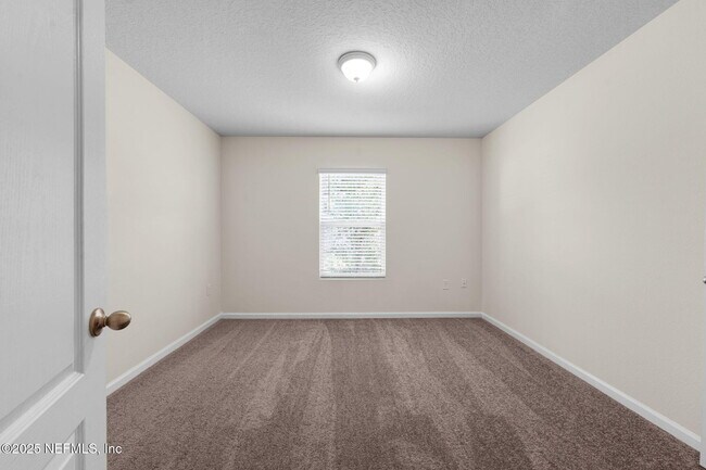 Building Photo - 11609 Yellow Perch Rd