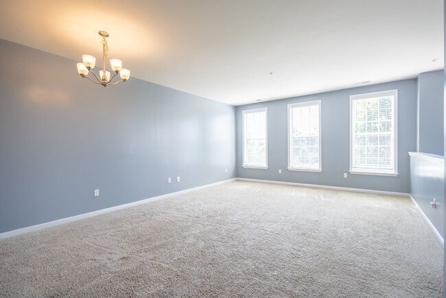 Building Photo - Lovely 3 BR/2.5 BA Townhome in Lanham!