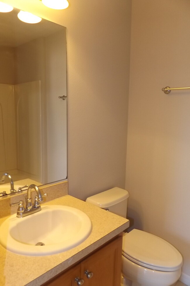 Building Photo - 8677 Majestic Elm Ct