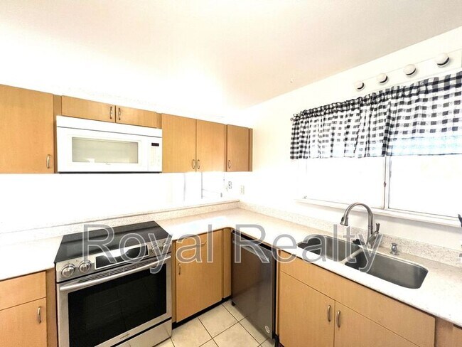 Building Photo - 95-693-693 Lewanuu St
