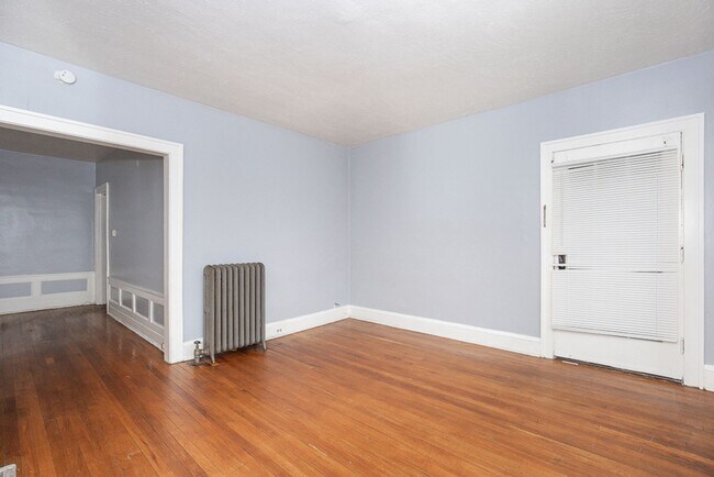 Building Photo - 2827 Avondale Ave