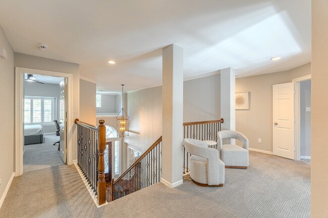 Building Photo - 2 Graylin Woods Pl