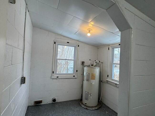 Building Photo - 16207 Lucia Dr