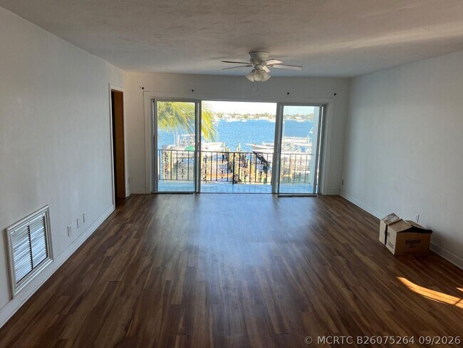 Building Photo - 4700 N Flagler Dr