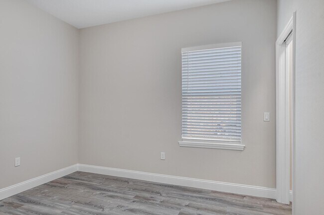Building Photo - 14 Bunker View Dr