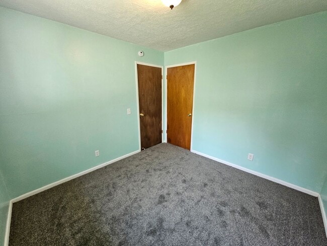 Building Photo - 407 G Ave