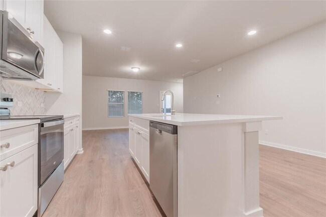 Building Photo - 17402 Torneo Dr