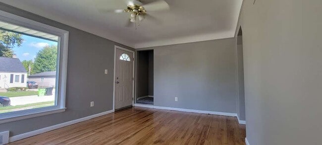 Building Photo - 17284 Ivanhoe St