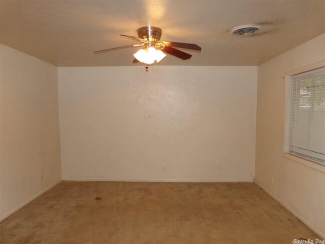 Building Photo - 39 Hatfield Dr