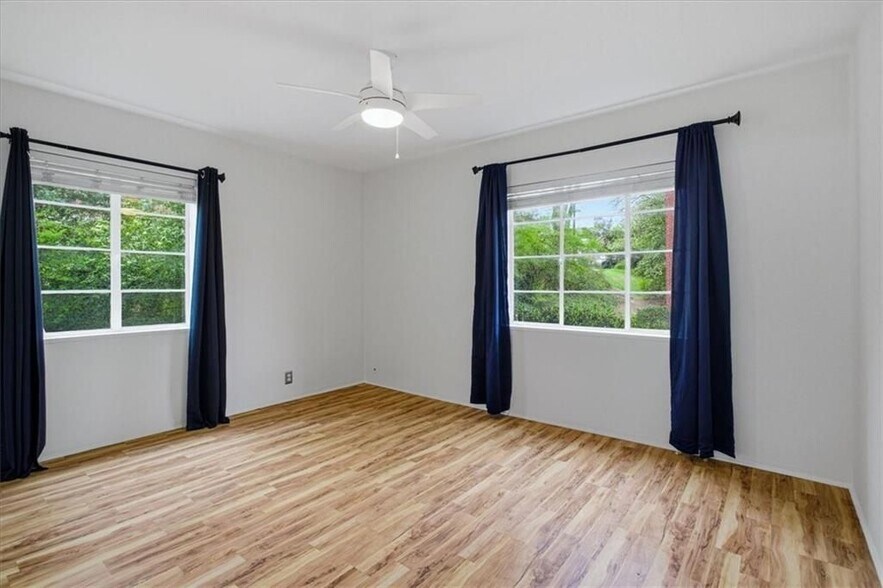 Building Photo - 1381 Normandy Dr NE