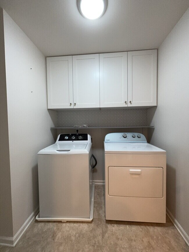 Building Photo - 292 Calm Water Way