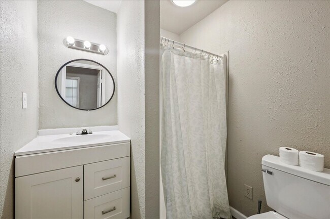 Building Photo - 1010 West Dr