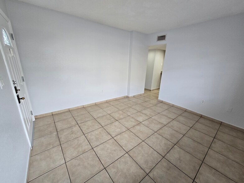 Building Photo - 2270 W 54th Pl