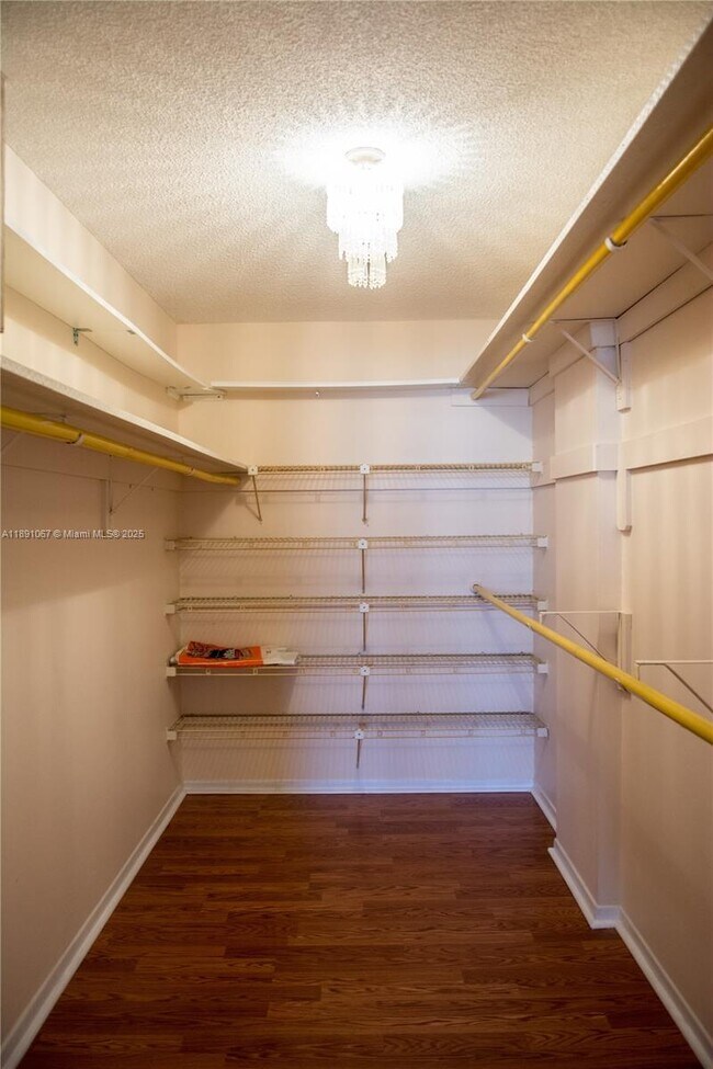 Building Photo - 1833 S Ocean Dr