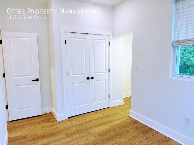 Building Photo - 1117 S 56th St