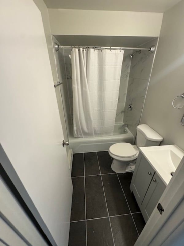 Building Photo - 515 East End Ave