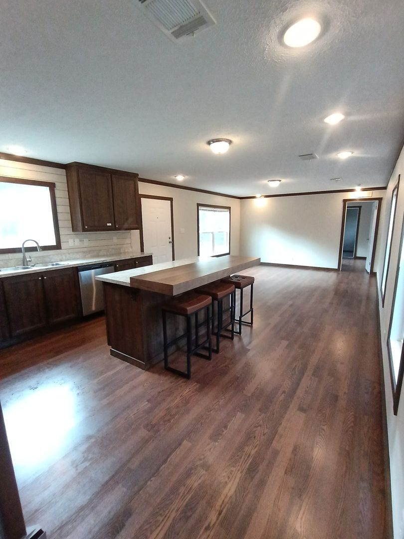 Building Photo - 785 Sandridge Rd