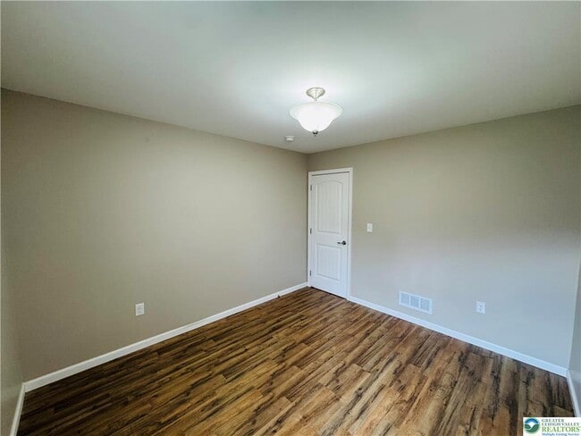 Building Photo - 2671 Levans Rd