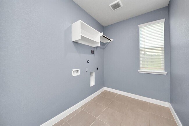 Building Photo - 931 Barstow Dr