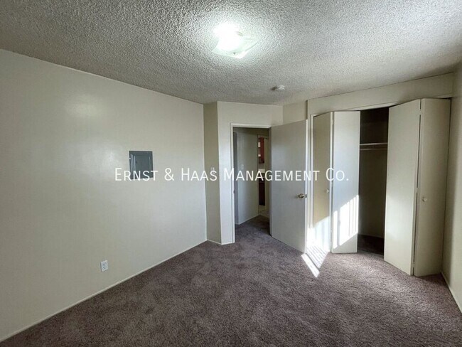 Building Photo - 9119 Rose St