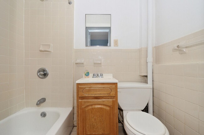 Building Photo - 165 E 89th St